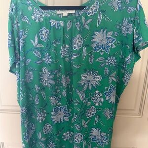 LOFT Green Short-Sleeve Floral Tee with Blue & White Pattern
